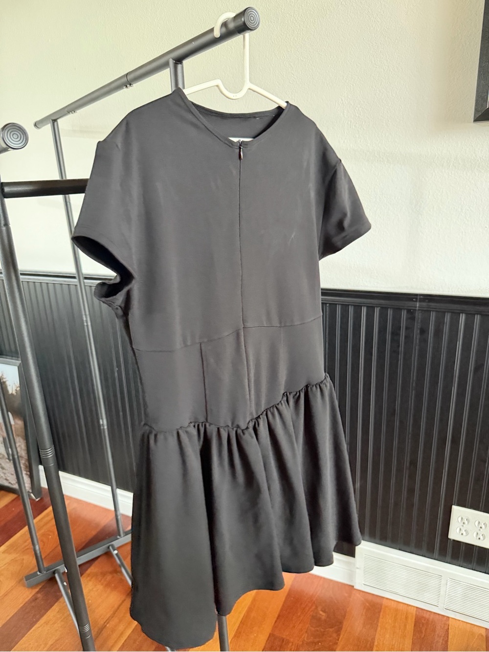 Black Short-Sleeve Ruffle-Hem Mini athletic Dress